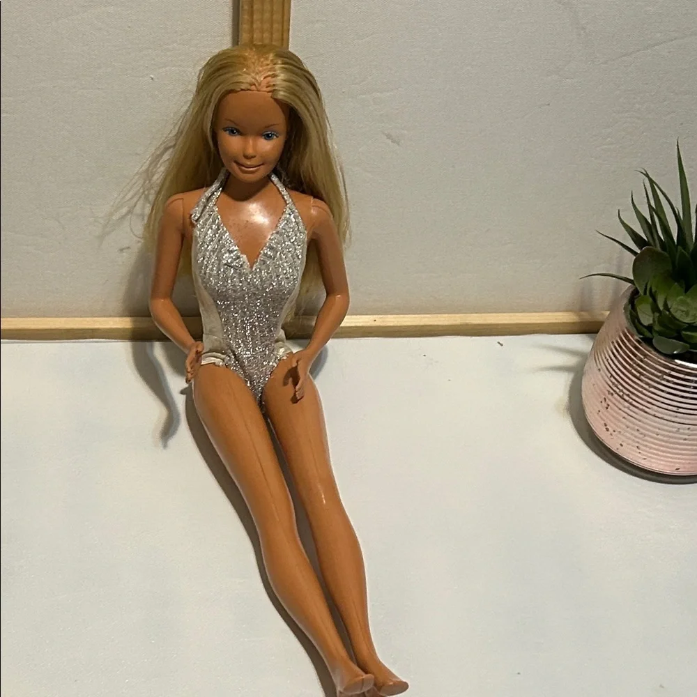 Vintage Mattel .Inc  1976 Blonde Doll in Silver Swimsuit